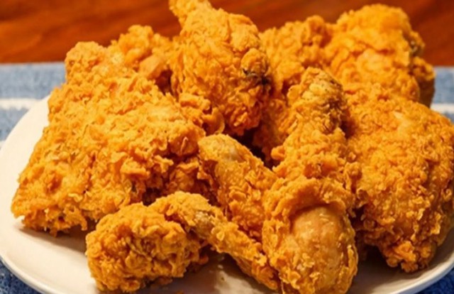 Con trai 16 tuổi ăn một lúc hết 8 đùi gà nướng, mẹ xem kết quả khám thì "sốc nặng" - Ảnh 1.