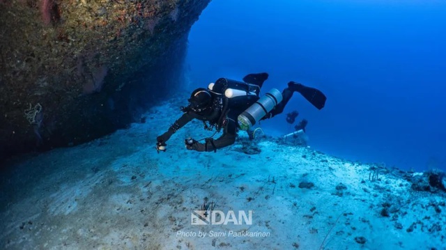 Những hình ảnh đầu tiên về hang động ở Maldives khiến 5 thợ lặn tử vong - Ảnh 3.