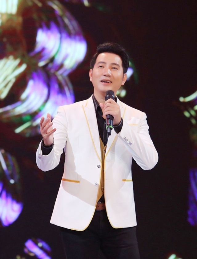 "So&aacute;i ca" U50 độc th&acirc;n đ&igrave;nh đ&aacute;m showbiz Việt, sở hữu cơ ngơi 3.000m2 - Ảnh 1.