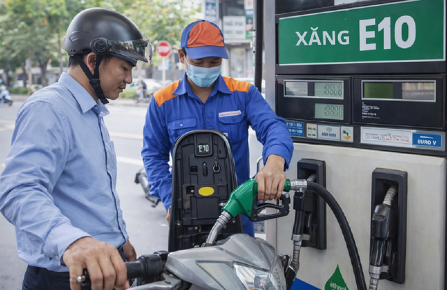 Từ 1/6/2026, xăng E10 được bán toàn quốc: Chủ ô tô, xe máy cần lưu ý điều này- Ảnh 1. Từ 1/6/2026, xăng E10 được bán toàn quốc: Chủ ô tô, xe máy cần lưu ý điều này- Ảnh 1.