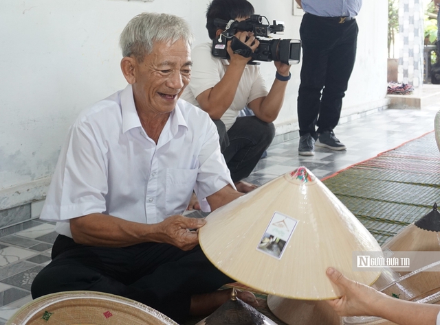 Kiến tạo không gian du lịch cộng đồng, tìm đầu ra cho làng nghề nón ngựa Di sản văn hóa quốc gia- Ảnh 9. Kiến tạo không gian du lịch cộng đồng, tìm đầu ra cho làng nghề nón ngựa Di sản văn hóa quốc gia- Ảnh 9.