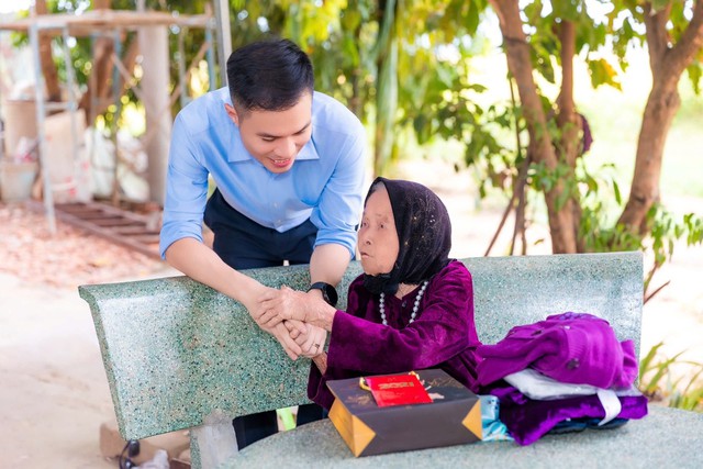 Lan tỏa giá trị tri ân từ sự tiếp nối giữa hai thế hệ - Ảnh 3.