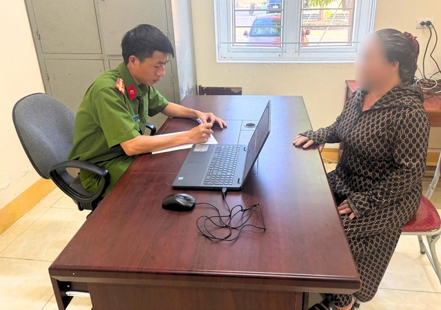 Bị số điện thoại 0948913212 yêu cầu chuyển 1,2 tỷ đồng để "phục vụ điều tra", người phụ nữ liền báo công an- Ảnh 1. Bị số điện thoại 0948913212 yêu cầu chuyển 1,2 tỷ đồng để "phục vụ điều tra", người phụ nữ liền báo công an- Ảnh 1.