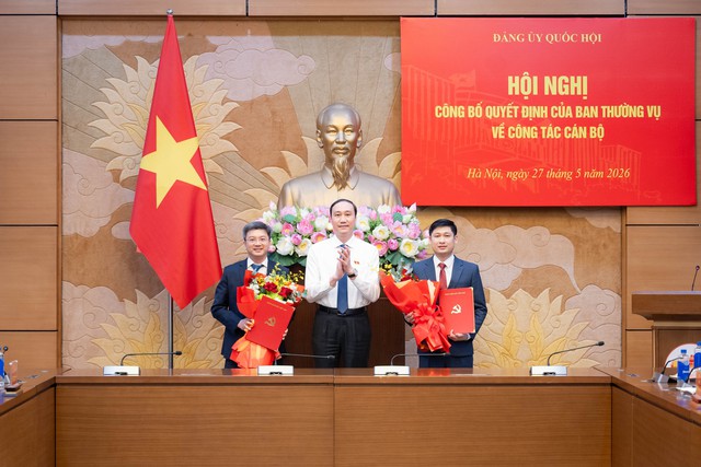 C&ocirc;ng bố quyết định của Ban Thường vụ Đảng ủy Quốc hội về c&ocirc;ng t&aacute;c c&aacute;n bộ - Ảnh 1.