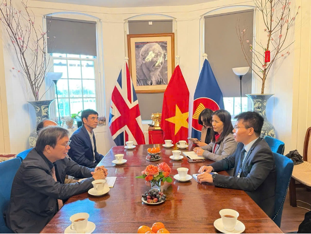 NXBGDVN mở rộng hợp tác quốc tế, thúc đẩy học liệu cho người Việt ở nước ngoài- Ảnh 2. NXBGDVN mở rộng hợp tác quốc tế, thúc đẩy học liệu cho người Việt ở nước ngoài- Ảnh 2.
