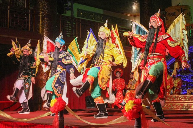 Muốn làm "kinh tế di sản", Huế cần chú trọng đầu tư cho người kế tục- Ảnh 1. Muốn làm "kinh tế di sản", Huế cần chú trọng đầu tư cho người kế tục- Ảnh 1.