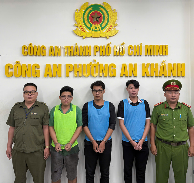 3 đối tượng giả danh cảnh sát hình sự, chặn xe người đi đường rồi ép đưa tiền- Ảnh 1. 3 đối tượng giả danh cảnh sát hình sự, chặn xe người đi đường rồi ép đưa tiền- Ảnh 1.