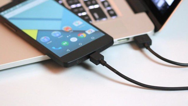 Dấu hiệu bất thường cảnh báo cổng sạc USB điện thoại bị hỏng, người dùng cần lưu ý - Ảnh 1.