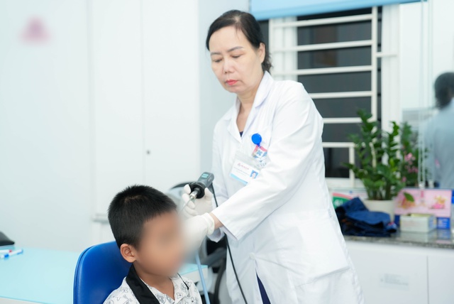 Đi bơi mùa hè nhiều trẻ nhập viện vì viêm tai, bác sĩ khuyên cha mẹ nên tránh điều này- Ảnh 1. Đi bơi mùa hè nhiều trẻ nhập viện vì viêm tai, bác sĩ khuyên cha mẹ nên tránh điều này- Ảnh 1.