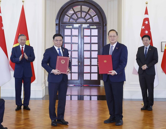 Việt Nam - Singapore k&yacute; kết nhiều văn kiện hợp t&aacute;c- Ảnh 1.