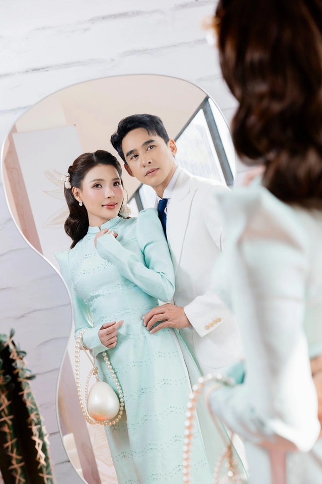 "Cặp vợ chồng kiểu mẫu của showbiz Việt": Hạnh ph&uacute;c b&aacute;o tin mừng sau 8 năm- Ảnh 1.