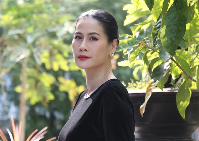 Mỹ nh&acirc;n Việt ở tuổi U50: L&agrave;m mẹ đơn th&acirc;n, l&ecirc;n tiếng về th&ocirc;ng tin "sở hữu t&agrave;i sản 700 tỷ đồng" - Ảnh 1.