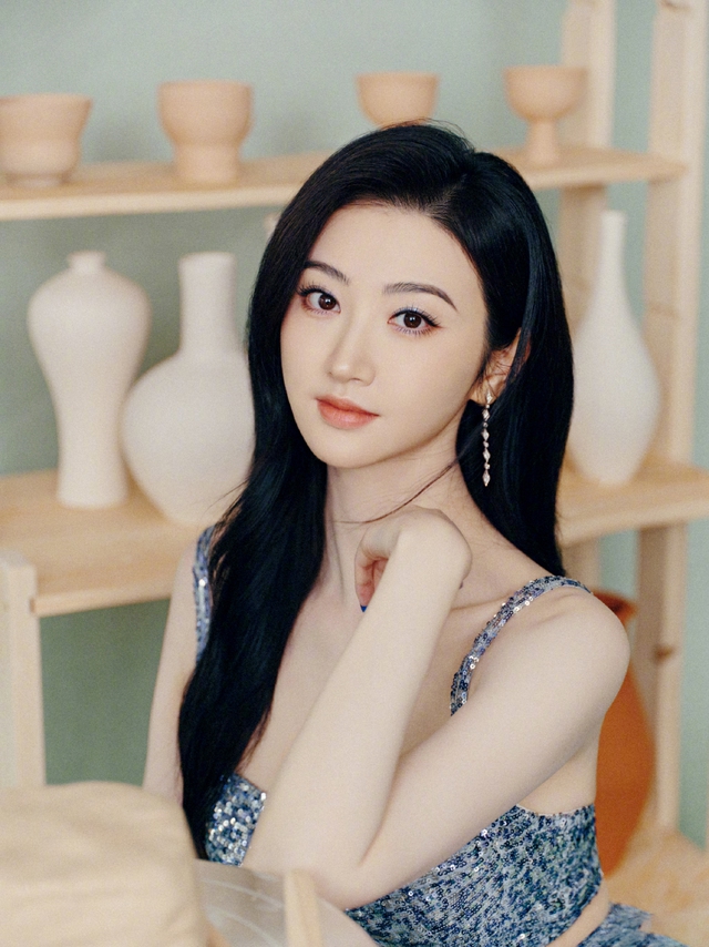 "Ngọc nữ showbiz" lao đao vì lộ hợp đồng mang thai hộ, bị đại gia đòi bồi thường 907 tỷ đồng - Ảnh 4.