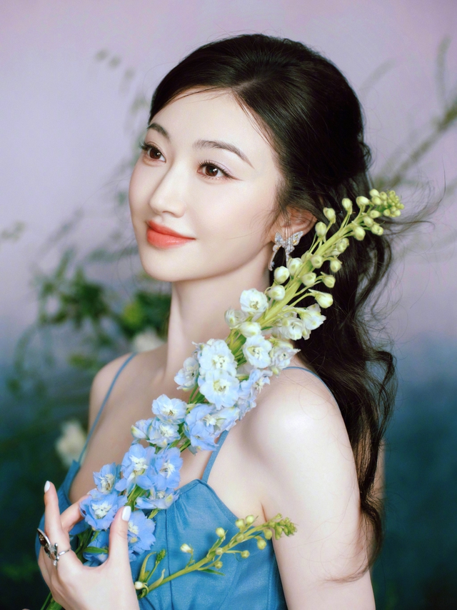 "Ngọc nữ showbiz" lao đao vì lộ hợp đồng mang thai hộ, bị đại gia đòi bồi thường 907 tỷ đồng - Ảnh 2.