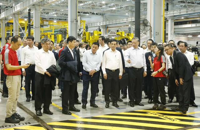 Tổng Bí thư, Chủ tịch nước Tô Lâm thăm các cơ sở công nghệ tiến tiến của Singapore- Ảnh 2. Tổng Bí thư, Chủ tịch nước Tô Lâm thăm các cơ sở công nghệ tiến tiến của Singapore- Ảnh 2.