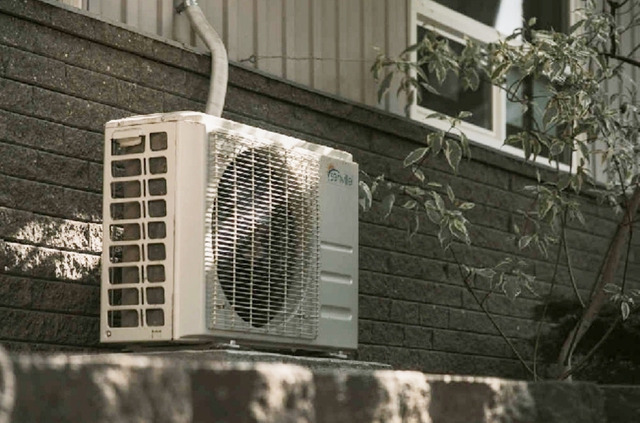 Th&agrave;nh phố tặng m&aacute;y điều h&ograve;a miễn ph&iacute; cho người cao tuổi thu nhập thấp - Ảnh 1.