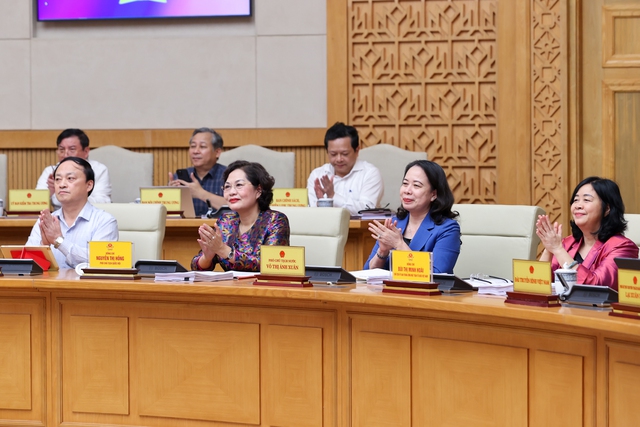 Thủ tướng L&ecirc; Minh Hưng chủ tr&igrave; phi&ecirc;n họp thường kỳ đầu ti&ecirc;n của Ch&iacute;nh phủ kh&oacute;a XVI - Ảnh 3.