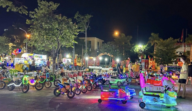 Chơi xe điện tự chế, b&eacute; trai 5 tuổi gặp tai nạn nghi&ecirc;m trọng - Ảnh 2.