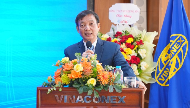 Ghế Chủ tịch Vinaconex "đổi chủ", cựu Tổng Gi&aacute;m đốc Nguyễn Xu&acirc;n Đ&ocirc;ng được bầu thay thế- Ảnh 1.