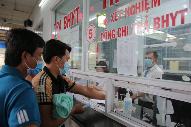 Quy định về chuyển tuyến bảo hiểm y tế, ai cũng n&ecirc;n biết - Ảnh 1.