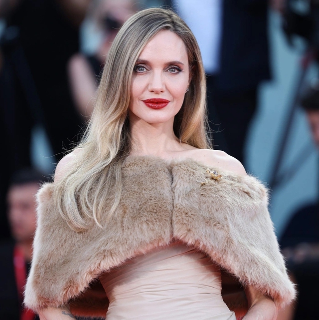 Nữ minh tinh Angelina Jolie gi&agrave;nh chiến thắng lớn trước Brad Pitt trong vụ kiện - Ảnh 1.