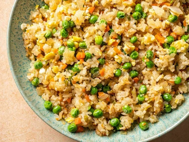 Sau bữa ăn miễn ph&iacute;, 63 học sinh nhập viện ở C&agrave; Mau: Nguy&ecirc;n nh&acirc;n dần s&aacute;ng tỏ - Ảnh 1.