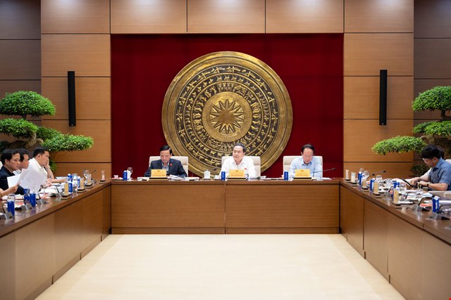 Chủ tịch Quốc hội: Tổng r&agrave; so&aacute;t văn bản quy phạm ph&aacute;p luật l&agrave; cuộc "tổng kiểm k&ecirc; thể chế"- Ảnh 1.