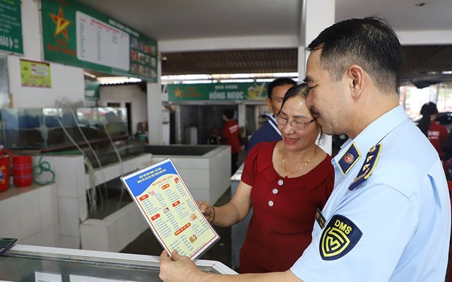 H&agrave; Tĩnh: Xử phạt nh&agrave; h&agrave;ng mực nhảy kh&ocirc;ng ni&ecirc;m yết gi&aacute; h&agrave;ng h&oacute;a- Ảnh 4.