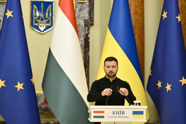 Hungary bất ngờ trả lại tiền v&agrave; v&agrave;ng cho Ukraine, &ocirc;ng Zelensky lập tức l&ecirc;n tiếng - Ảnh 1.
