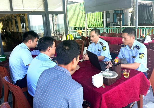 H&agrave; Tĩnh: Xử phạt nh&agrave; h&agrave;ng mực nhảy kh&ocirc;ng ni&ecirc;m yết gi&aacute; h&agrave;ng h&oacute;a- Ảnh 1.