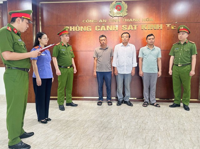 Bắt chủ tịch x&atilde; v&agrave; 2 gi&aacute;m đốc doanh nghiệp ở Thanh H&oacute;a- Ảnh 1.