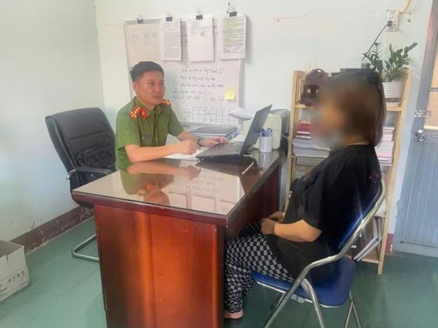 V&agrave;o nh&agrave; d&acirc;n xin đi nhờ vệ sinh, thiếu nữ 15 tuổi sinh con rồi giấu sau bồn cầu- Ảnh 2.