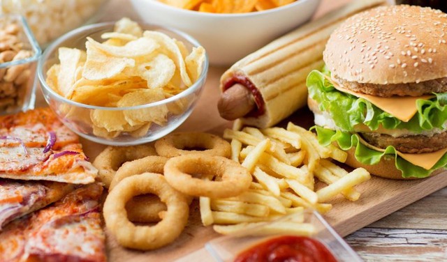 Nam thanh ni&ecirc;n 25 tuổi "m&aacute;u chuyển trắng như sữa" v&igrave; thường xuy&ecirc;n ăn m&oacute;n "vạn người m&ecirc;" - Ảnh 2.