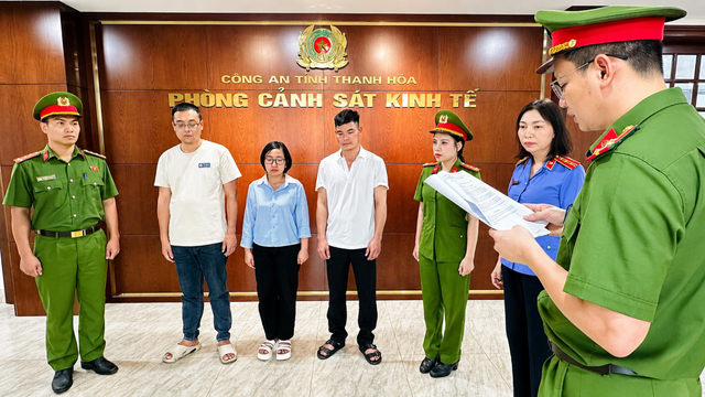 Khởi tố gi&aacute;m đốc người Trung Quốc v&agrave; thuộc cấp xả thải trại lợn ra m&ocirc;i trường- Ảnh 1.