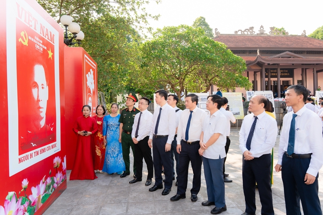 Triển lãm 1000 bức ảnh, tư liệu quý khắc họa cuộc đời hoạt động cách mạng của Bác Hồ - Ảnh 4.