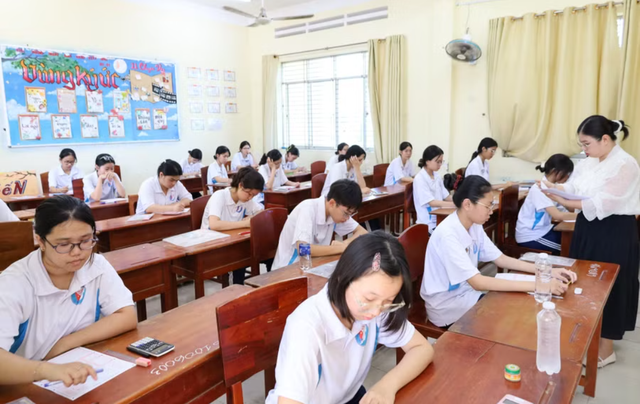 Dùng thiết bị công nghệ cao để gian lận kỳ thi THPT 2026, thí sinh sẽ bị xử lý ra sao? - Ảnh 1.