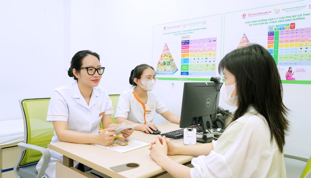 Mang gen tan máu bẩm sinh, cặp vợ chồng vỡ oà đón con nhờ cơ hội bất ngờ - Ảnh 1.