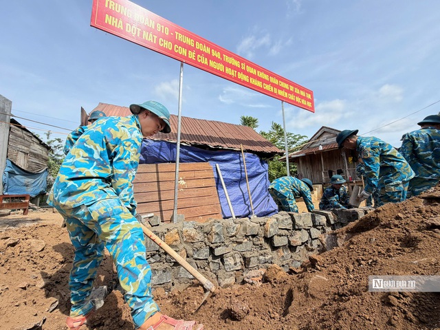 "Lính thợ" Bộ đội Không quân về làng xây nhà mới cho hộ chính sách bị nhiễm chất độc hoá học- Ảnh 3. "Lính thợ" Bộ đội Không quân về làng xây nhà mới cho hộ chính sách bị nhiễm chất độc hoá học- Ảnh 3.