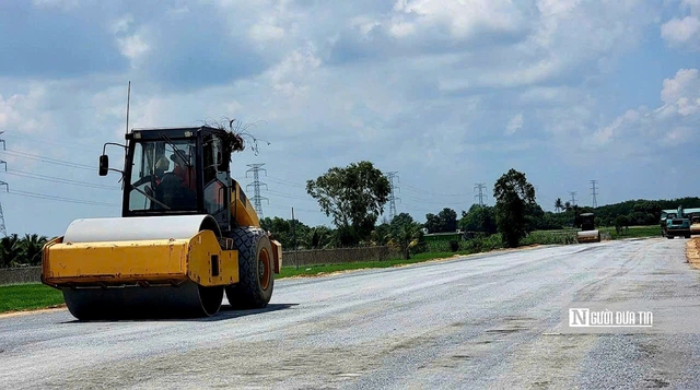 Đường Hồ Chí Minh qua Tây Ninh: Gấp rút hoàn thiện "mắt xích" cuối cùng để nối thông toàn tuyến- Ảnh 11. Đường Hồ Chí Minh qua Tây Ninh: Gấp rút hoàn thiện "mắt xích" cuối cùng để nối thông toàn tuyến- Ảnh 11.