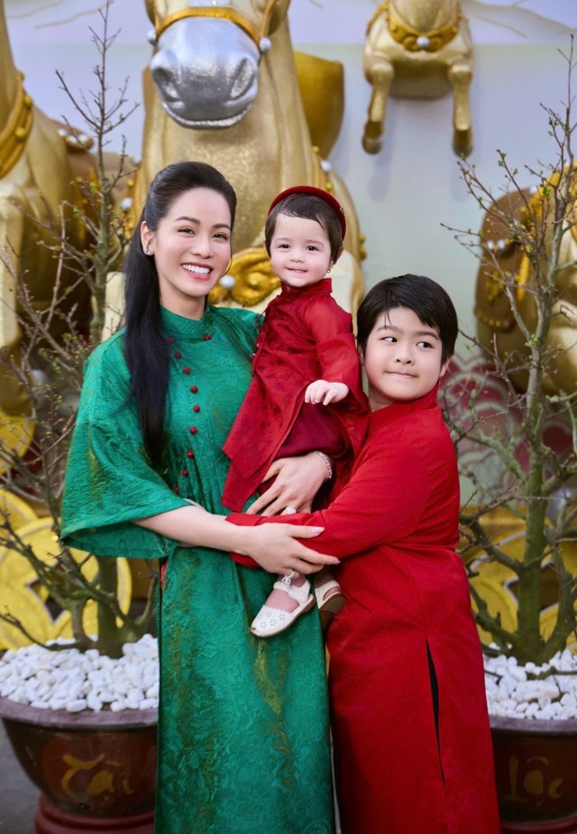 Ca sĩ Nhật Kim Anh hạnh ph&uacute;c vi&ecirc;n m&atilde;n với "t&igrave;nh y&ecirc;u đặc biệt" ở tuổi 41 - Ảnh 5.