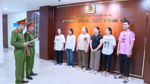 Triệt phá đường dây buôn lậu 200kg vàng, trị giá gần 1.000 tỷ đồng - Ảnh 1.
