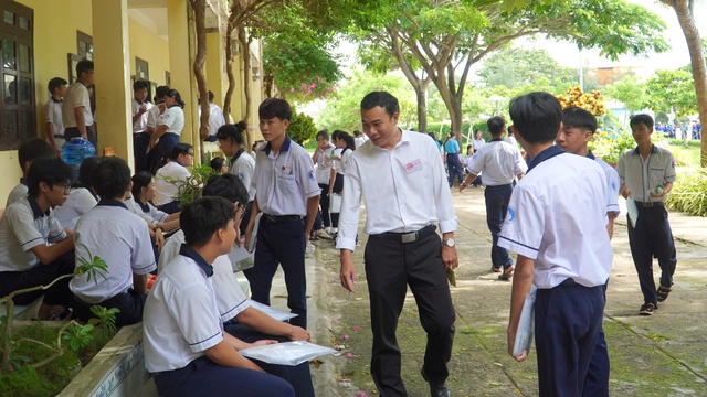Điểm thi nơi đảo xa, 300 sĩ tử Đặc khu Phú Quý tự tin bước vào kỳ thi quan trọng - Ảnh 5.