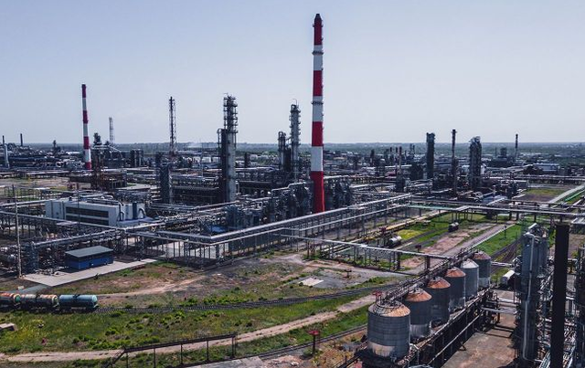 Nga nhận tin không vui về sản lượng dầu giữa đòn tấn công tầm xa của Ukraine - Ảnh 1.