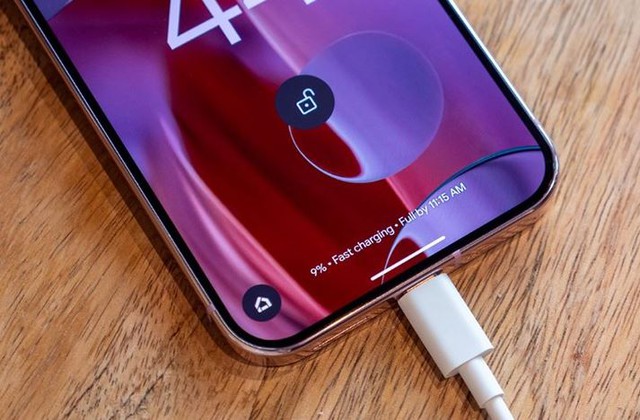 Dùng điện thoại Android, nên sạc nhanh hay sạc thường tốt hơn? - Ảnh 1.