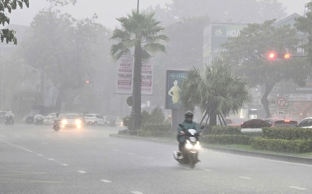 Dự b&aacute;o thời tiết 15/6: Miền Bắc sắp đ&oacute;n trận mưa to "lạ thường", t&acirc;m điểm nơi n&agrave;o?- Ảnh 1.