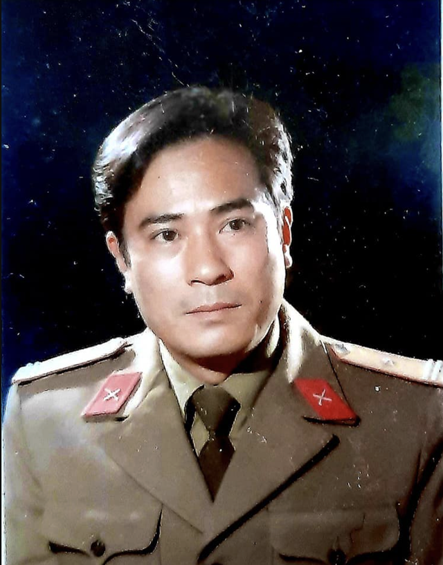 "Người đ&agrave;n &ocirc;ng đ&agrave;o hoa bậc nhất m&agrave;n ảnh", 30 năm chỉ y&ecirc;u 1 người - Ảnh 2.