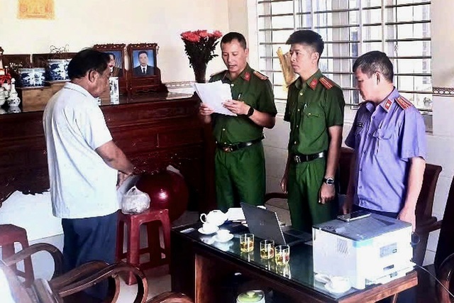 "Bỏ quên" 4.456 cây muồng khi cổ phần hóa Công ty Cà phê Gia Lai, 3 người bị khởi tố- Ảnh 2. "Bỏ quên" 4.456 cây muồng khi cổ phần hóa Công ty Cà phê Gia Lai, 3 người bị khởi tố- Ảnh 2.