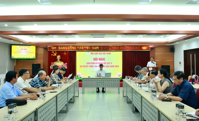 Thường trực Hội Luật gia Việt Nam họp sơ kết công tác 6 tháng đầu năm 2026 - Ảnh 4.