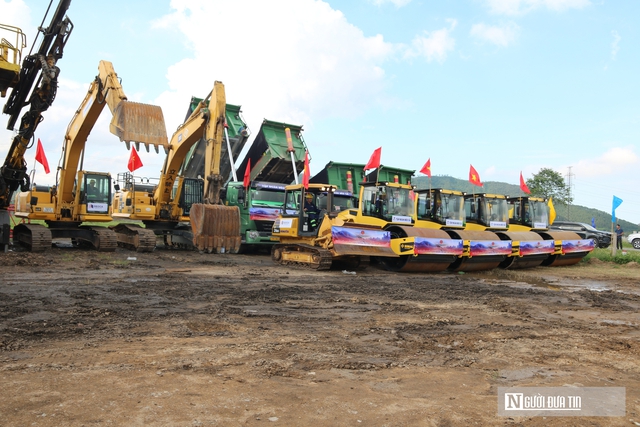Dồn lực gỡ n&uacute;t thắt, đẩy nhanh tiến độ GPMB tuyến cao tốc gần 24.000 tỷ đồng- Ảnh 1.