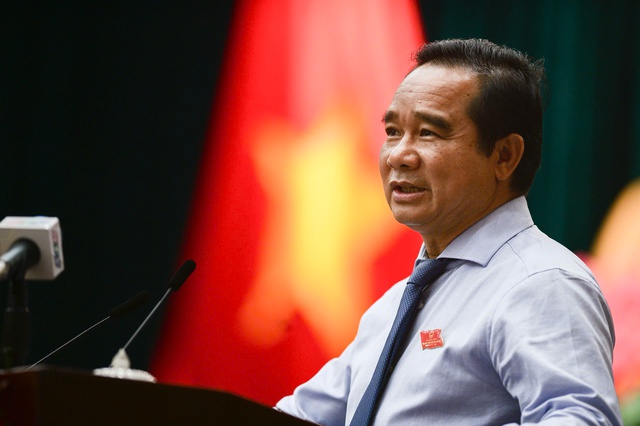 Chủ tịch Tp.HCM: Không được trả lời dân bằng văn bản dài dòng rồi kết luận “theo quy định pháp luật”- Ảnh 1. Chủ tịch Tp.HCM: Không được trả lời dân bằng văn bản dài dòng rồi kết luận “theo quy định pháp luật”- Ảnh 1.